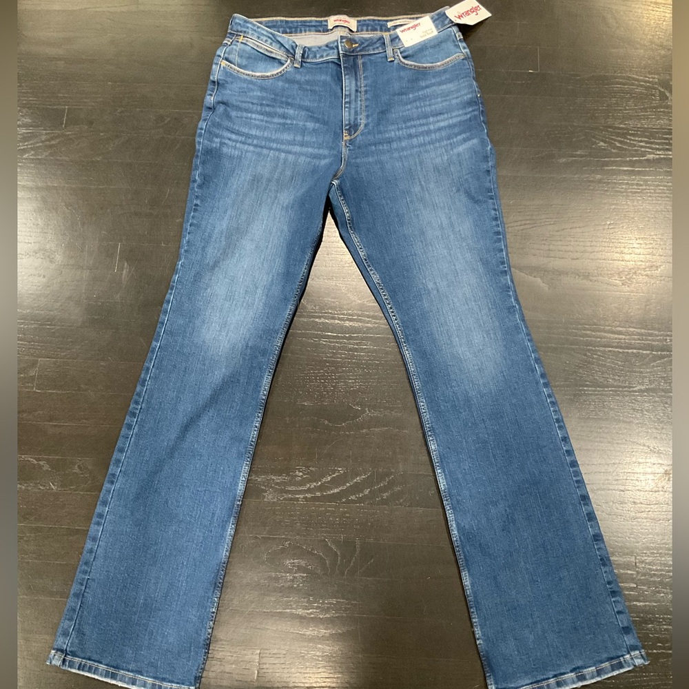 NWT WRANGLER HIGH RISE BOLD BOOT CUT JEANS